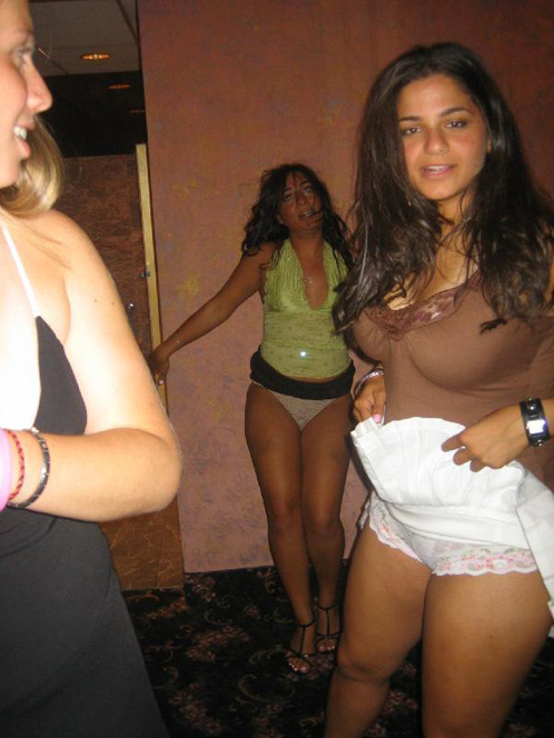 Amateur Girls Flashing Their Panties